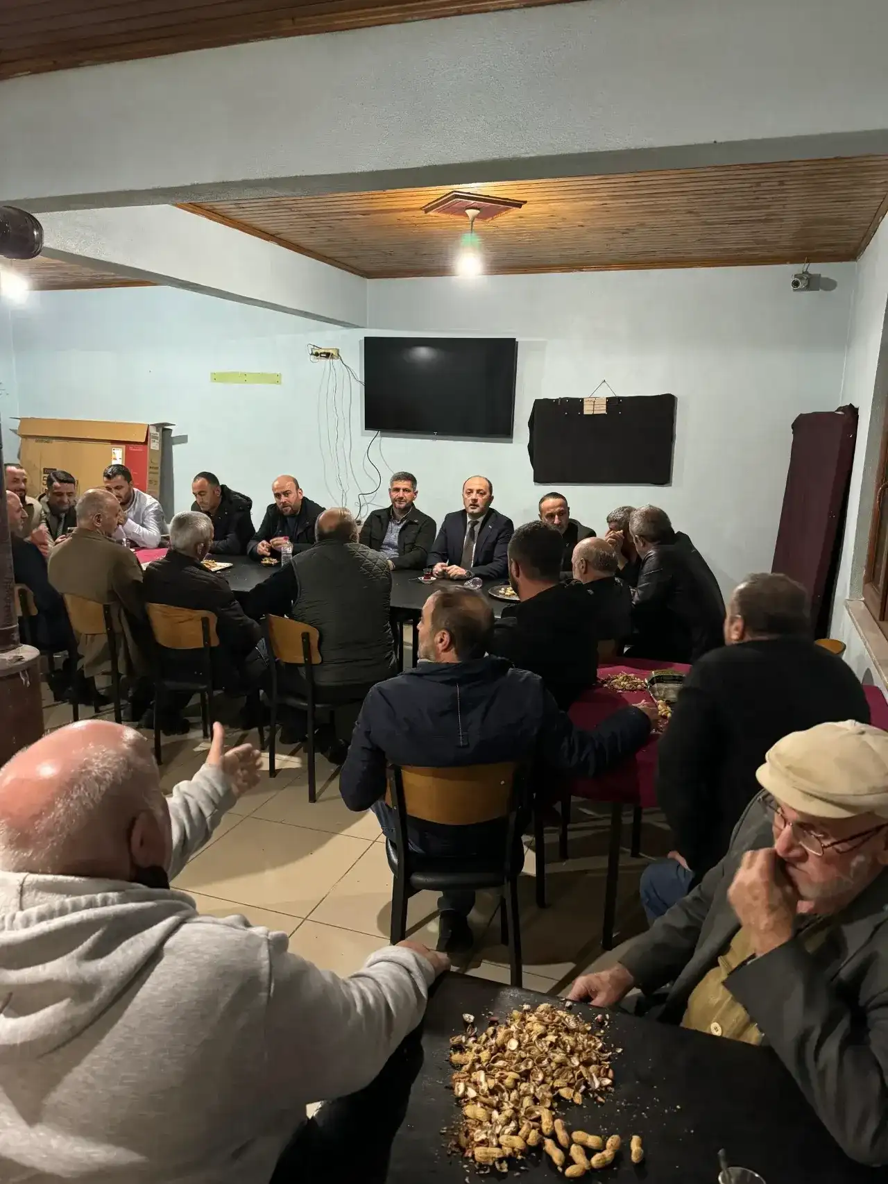 Geyve’de Başkan Mahallede Programı Devam Ediyor