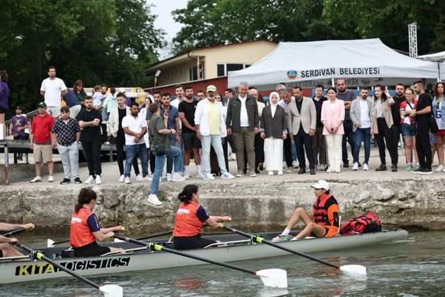 Serdivan’da Gençlik ve Spor Rüzgarı: 2025 Gençlik Kürek Kupası Coşkuyla Tamamlandı