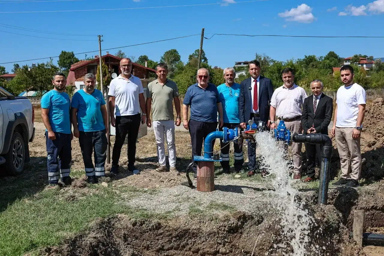 Hendek’te iki mahalleye 132 metre derinlikten içme suyu