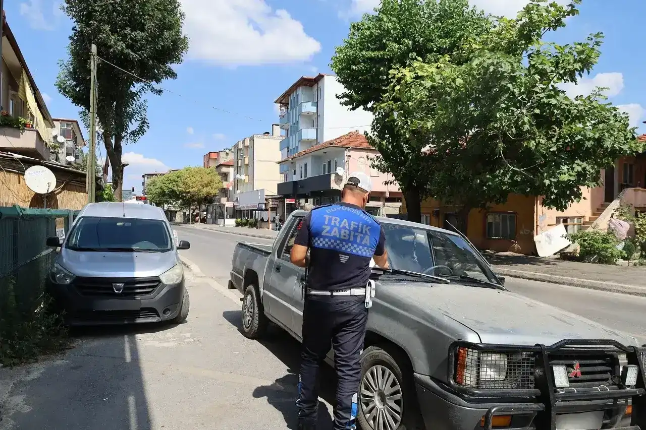 Yaya geçişlerine yapılan parklara yasal işlem uygulandı