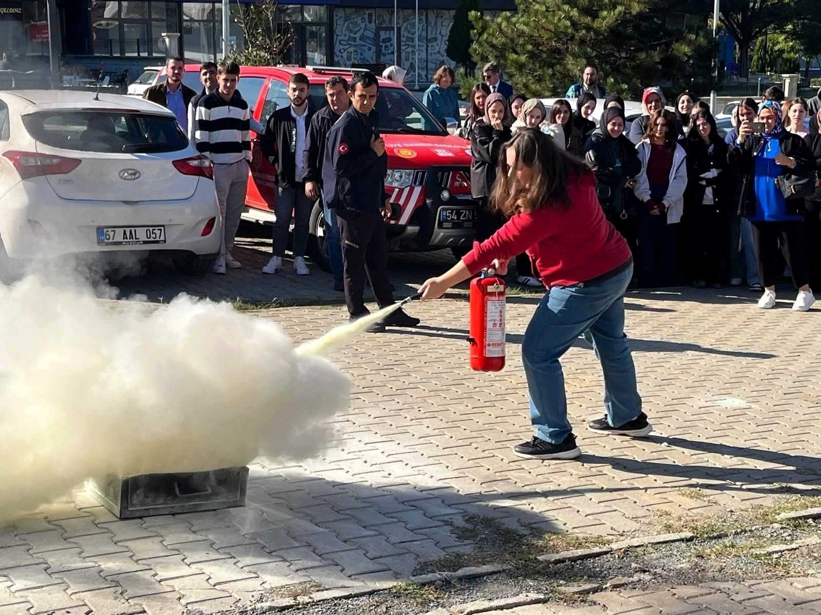 Ferizli MYO’da yangın tatbikatı yapıldı