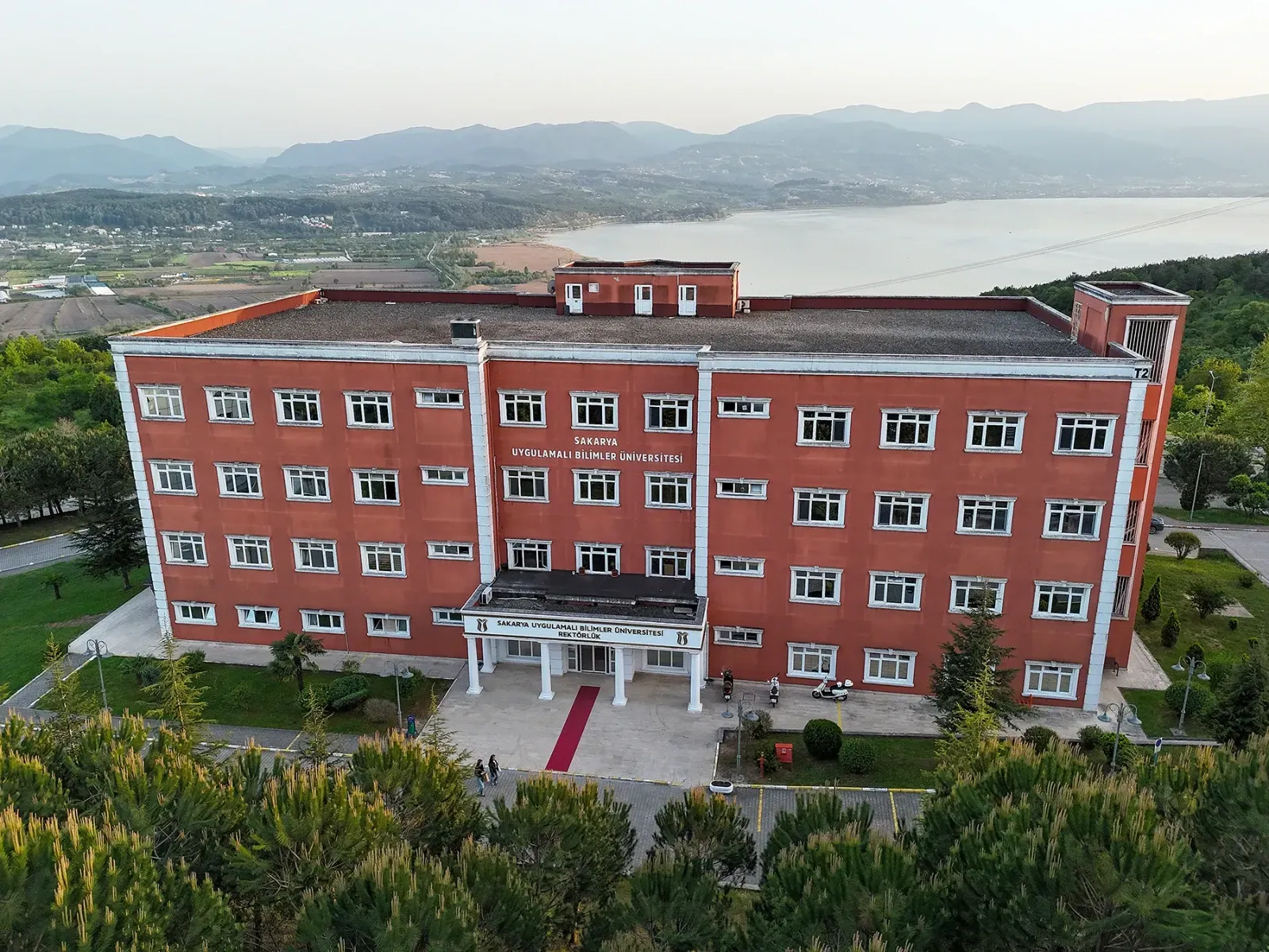 SUBÜ 14 akademik personel alacak