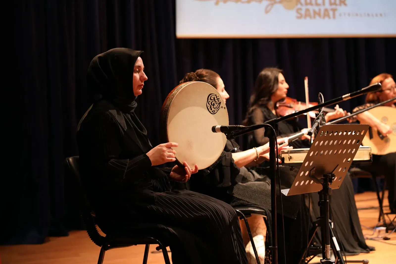 Kadınlara özel gece: “Unutulmayan Şarkılar” yoğun ilgi gördü