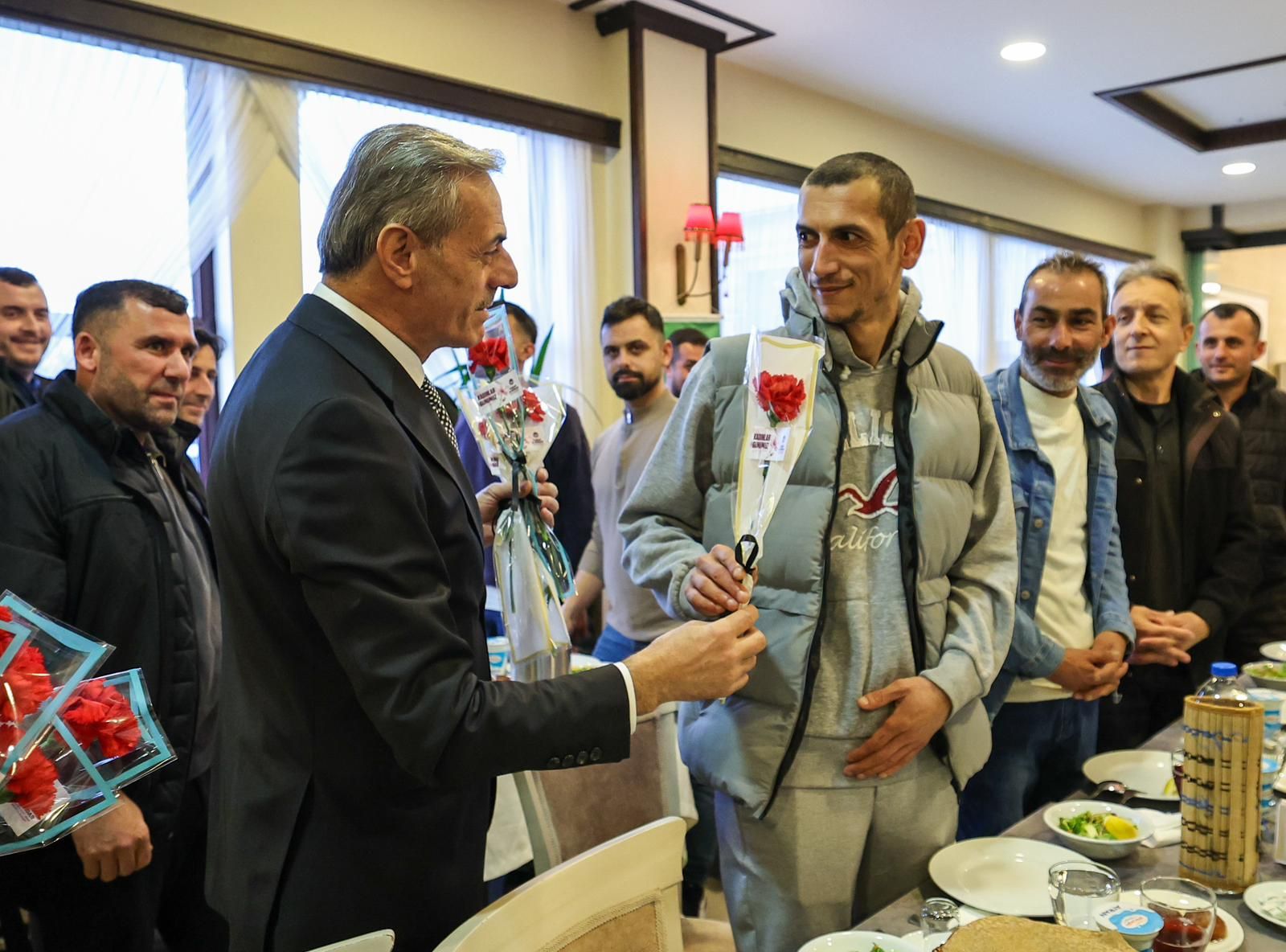 Başkan Alemdar, SASKİ ve BELPAŞ ailesiyle iftarda buluştu