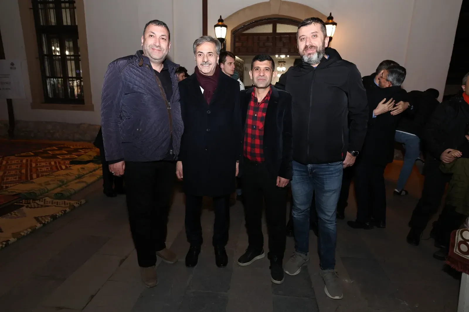 Alemdar: Bayrama birlik ve sağlık içinde kavuşalım