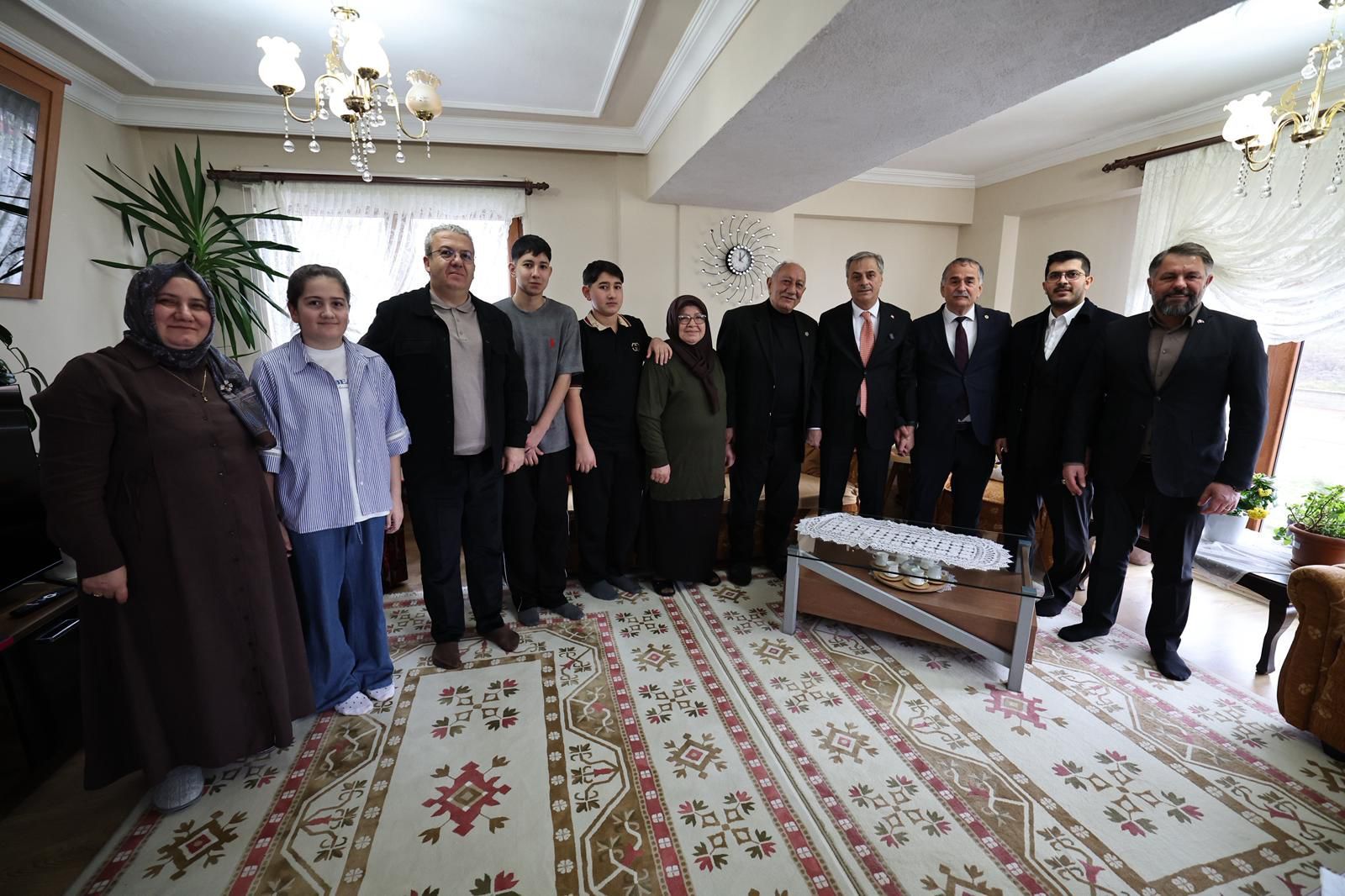 AK Parti Sakarya Teşkilatı’ndan Şehit Ailelerine Vefa Ziyaretleri